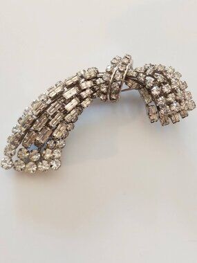 Vintage Made in Austria Sparkling Rhiinestone Costume Jewelry Brooch Pin